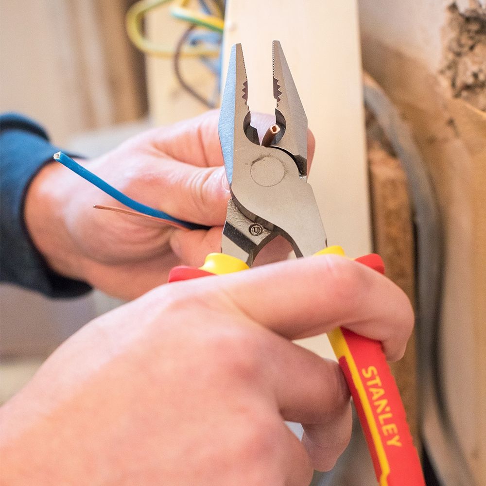 Плоскогубцы электрика MaxSteel VDE комбинированные STANLEY 0-84-002, 200 мм/1000 В