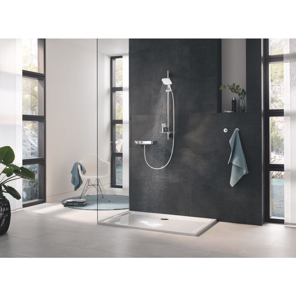Душевой гарнитур GROHE Rainshower SmartActive 130 Cube с мыльницей, 3 режима струи, душевая штанга 900 мм, 12 л/мин, белая луна (26586LS0)