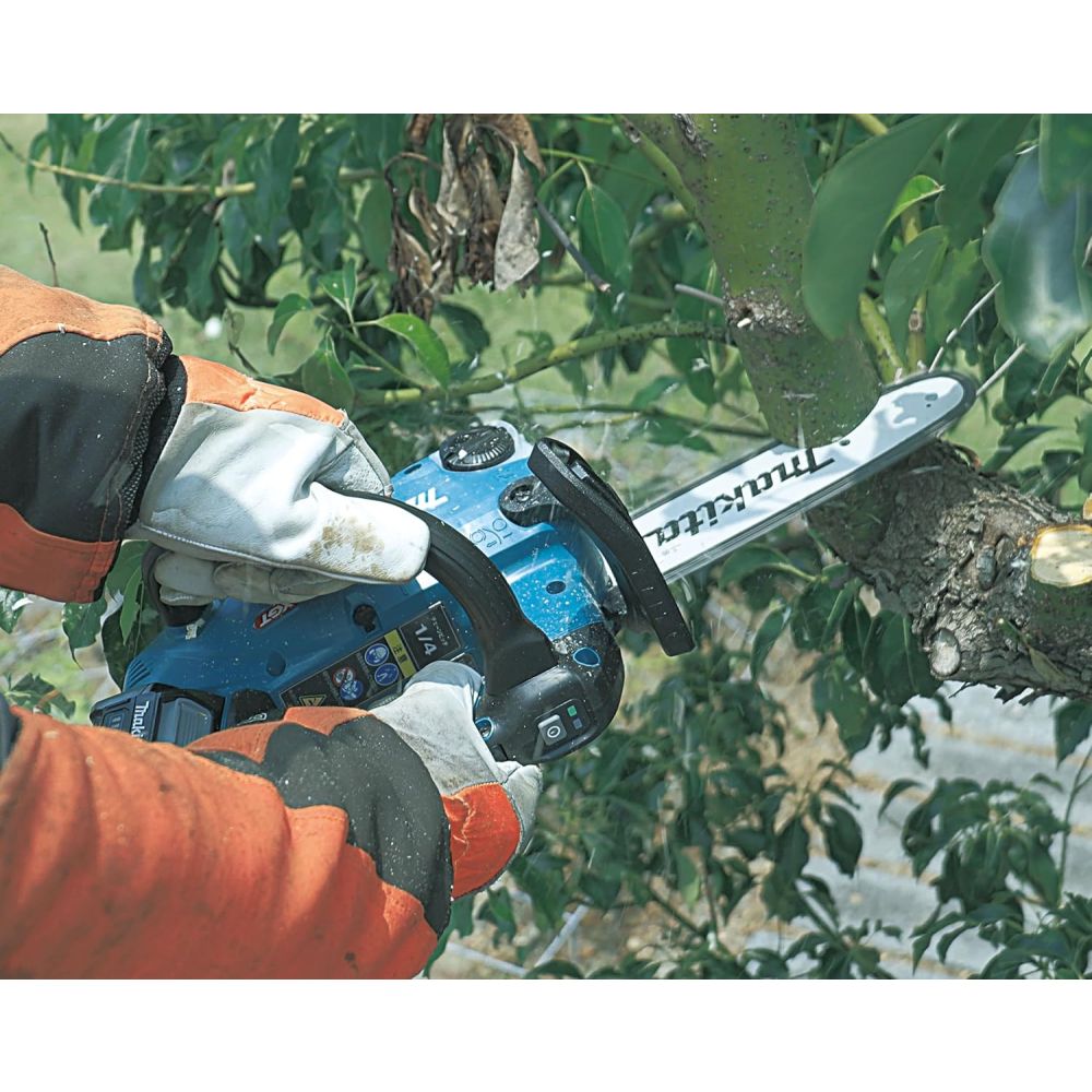Аккумуляторная цепная пила Makita UC031GZ, 40 В, 25 см, 24 м/с, без АКБ и ЗУ