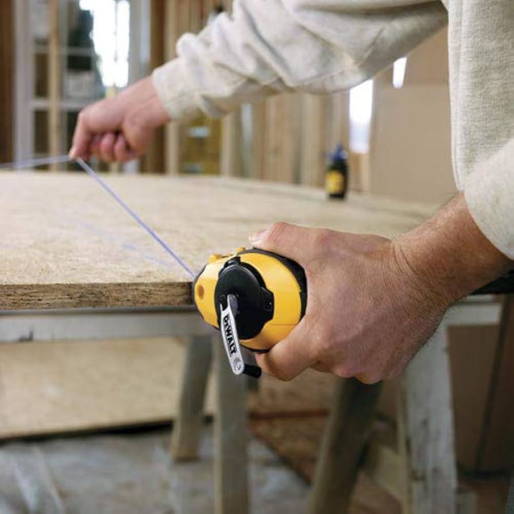 Разметочный комплект DEWALT DWHT47373L: катушка со шнуром, 30 м, и порошковый мел, синий, 113 г