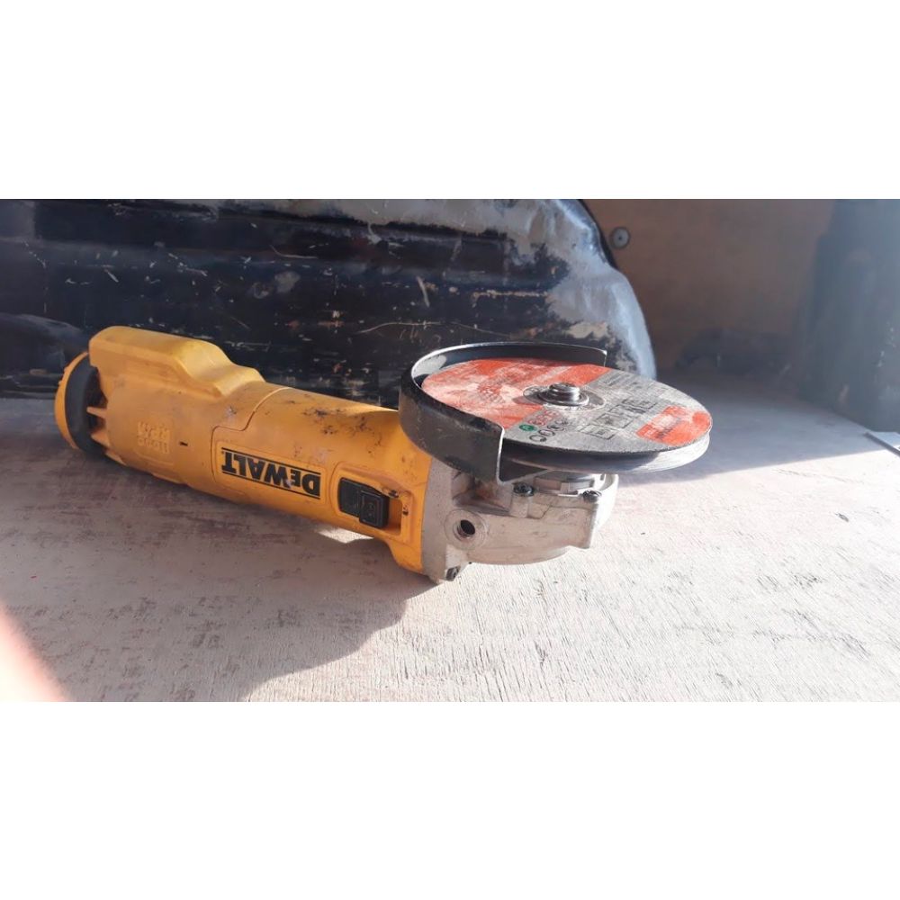 Угловая шлифмашина DEWALT DWE4217, 1200 Вт, 125 мм, 11000 об/мин