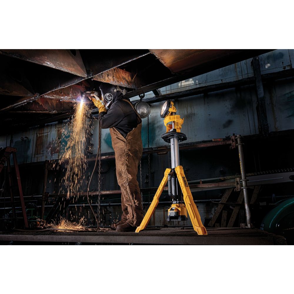 Аккумуляторная мачта освещения DEWALT DCL079P1, 18 В, 3000 лм, с АКБ 5 Ач и ЗУ (DCL079P1-XJ)
