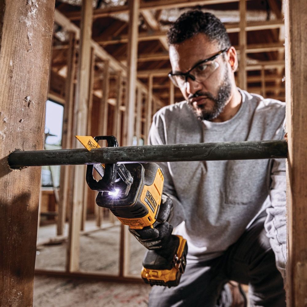 Аккумуляторная сабельная пила DEWALT DCS369P2, 18 В, 2800 ход/мин, 16 мм, с 2 АКБ 5 Ач и ЗУ, в кейсе TSTAK (DCS369P2-QW)