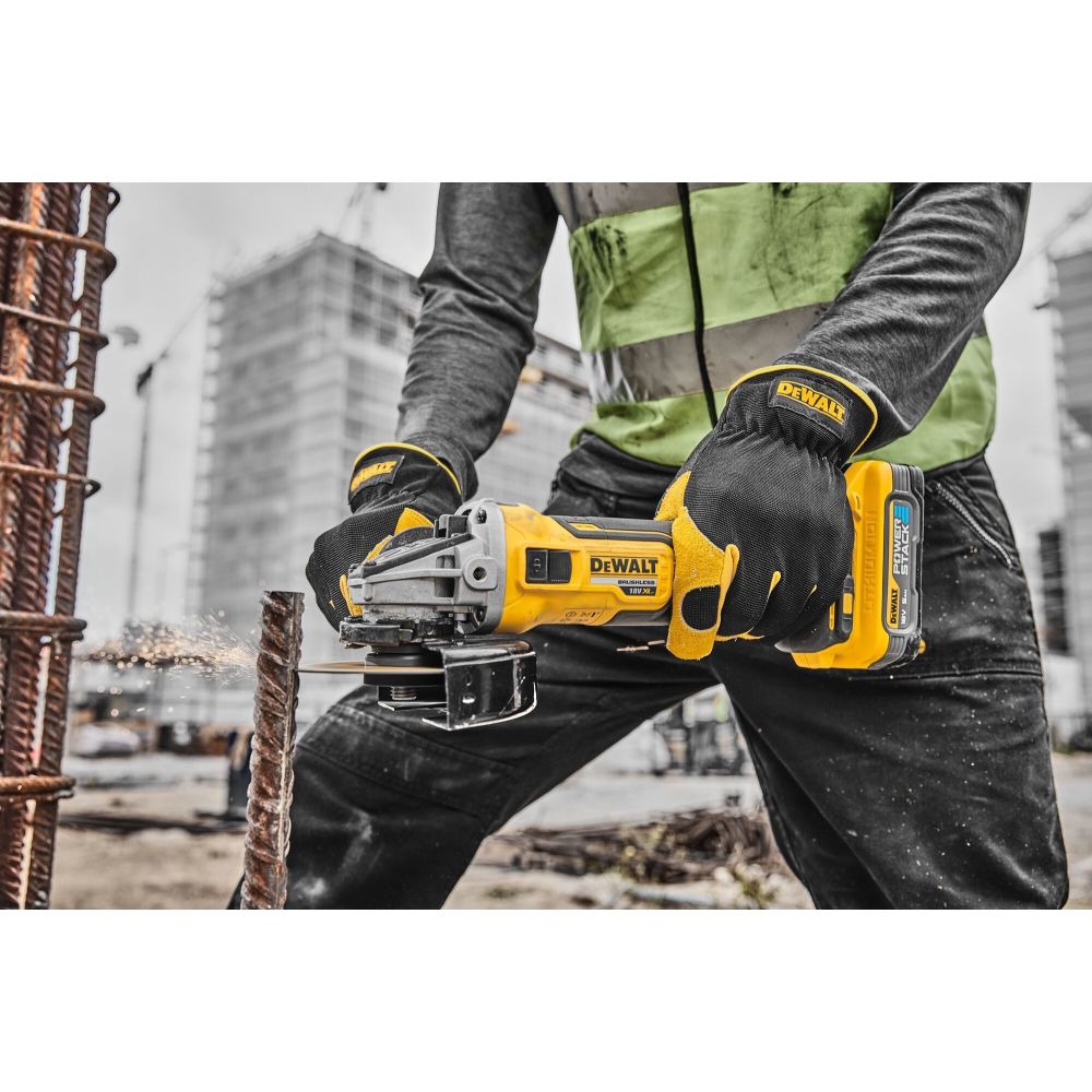 Аккумуляторная угловая шлифмашина DEWALT DCG405P3, 18 В, 125 мм, 9000 об/мин, с 3 АКБ 5 Ач и ЗУ, в кейсе TSTAK (DCG405P3-QW)