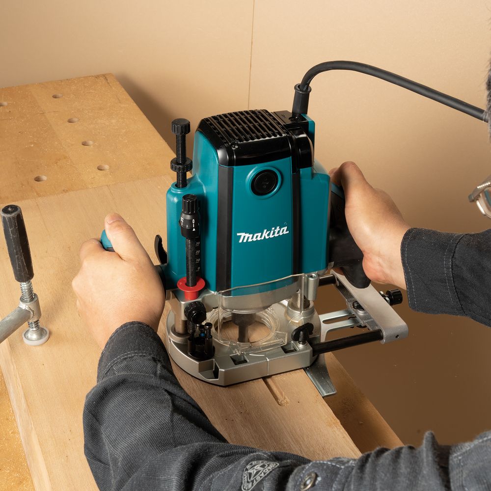 Фрезер Makita RP1802X02, 1850 Вт, 23000 об/мин, 70 мм