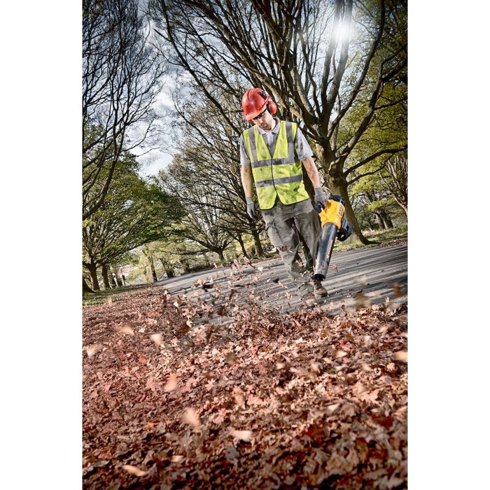 Воздуходув аккумуляторный профессиональный 18 Вольт DEWALT DCM562PB без аккумулятора и ЗУ