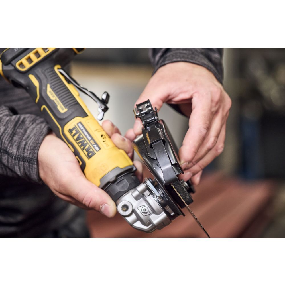 Аккумуляторная угловая шлифмашина DEWALT DCG404NT, 18 В, 125 мм, 11000 об/мин, без АКБ и ЗУ, в кейсе TSTAK (DCG404NT-XJ)