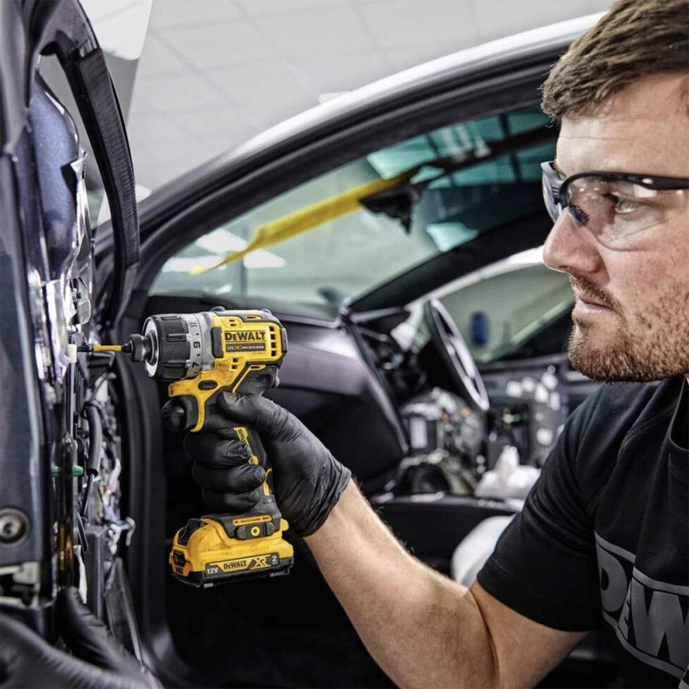 Аккумуляторный шуруповерт DEWALT DCF601NT, 12 В, 8 Нм, без АКБ и ЗУ, в кейсе TSTAK (DCF601NT-QW)
