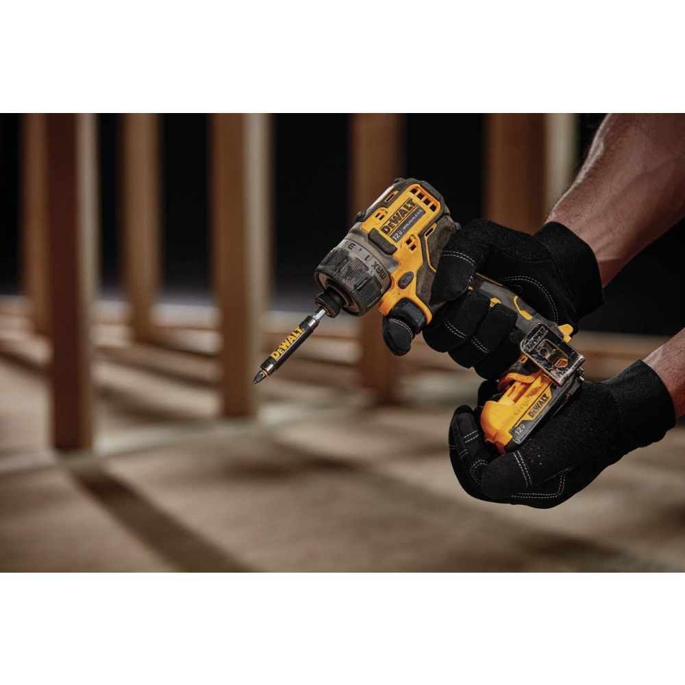Аккумуляторный шуруповерт DEWALT DCF601NT, 12 В, 8 Нм, без АКБ и ЗУ, в кейсе TSTAK (DCF601NT-QW)