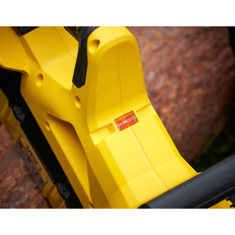 Аккумуляторная цепная пила STANLEY FATMAX V60, 54 В, 35 см, 13.4 м/с, без АКБ и ЗУ (SFMCCSB664B-XJ)