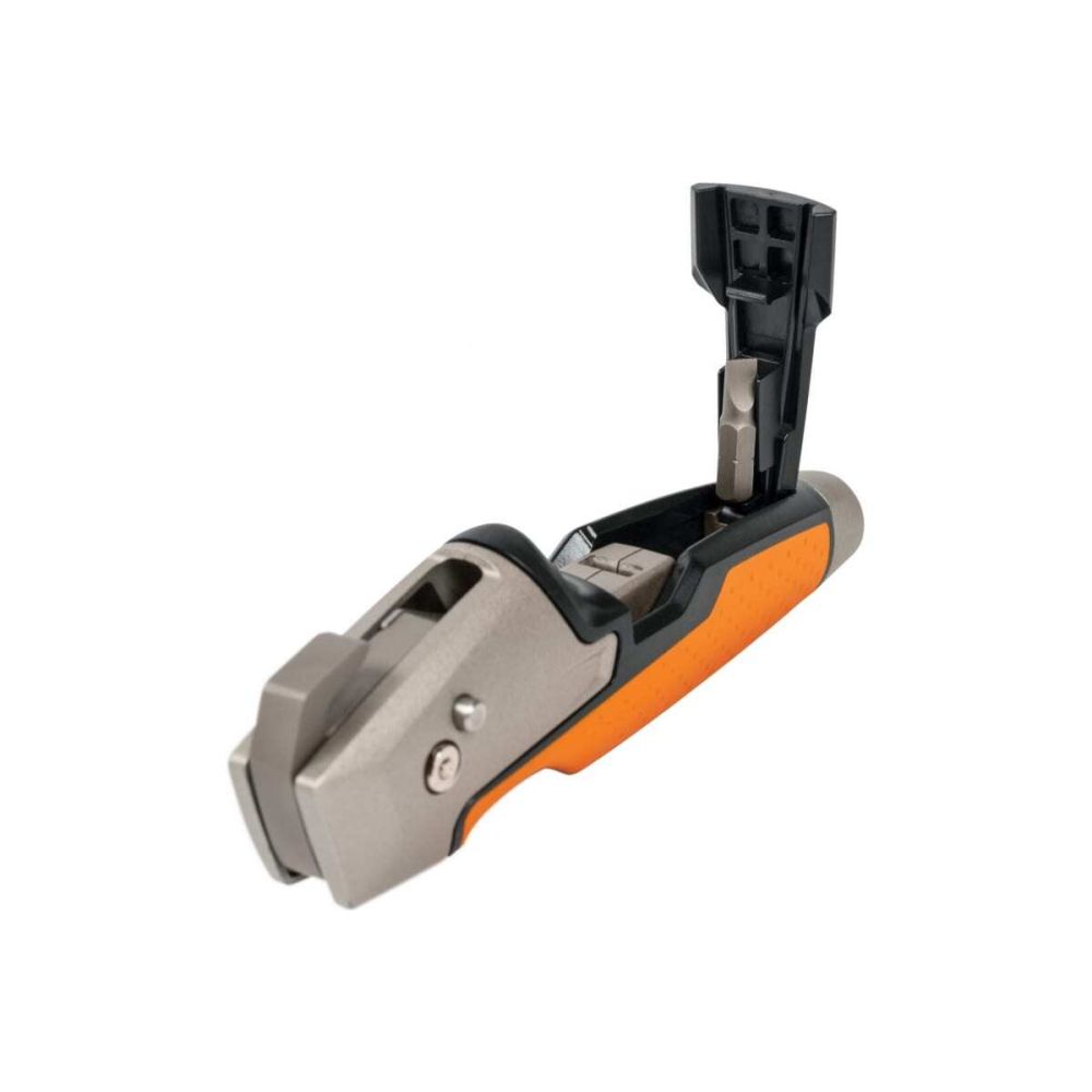 Нож малярный Fiskars CarbonMax со сменным лезвием, 1027225