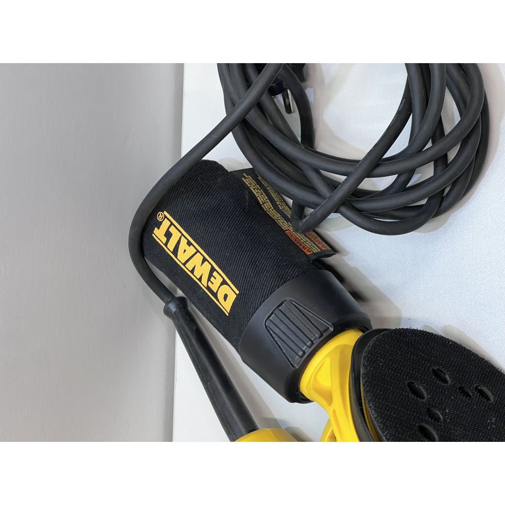 Эксцентриковая шлифмашина DEWALT DWE6423, 280 Вт, 125 мм, 12000 кол/мин, (УЦЕНЕННЫЙ ТОВАР)