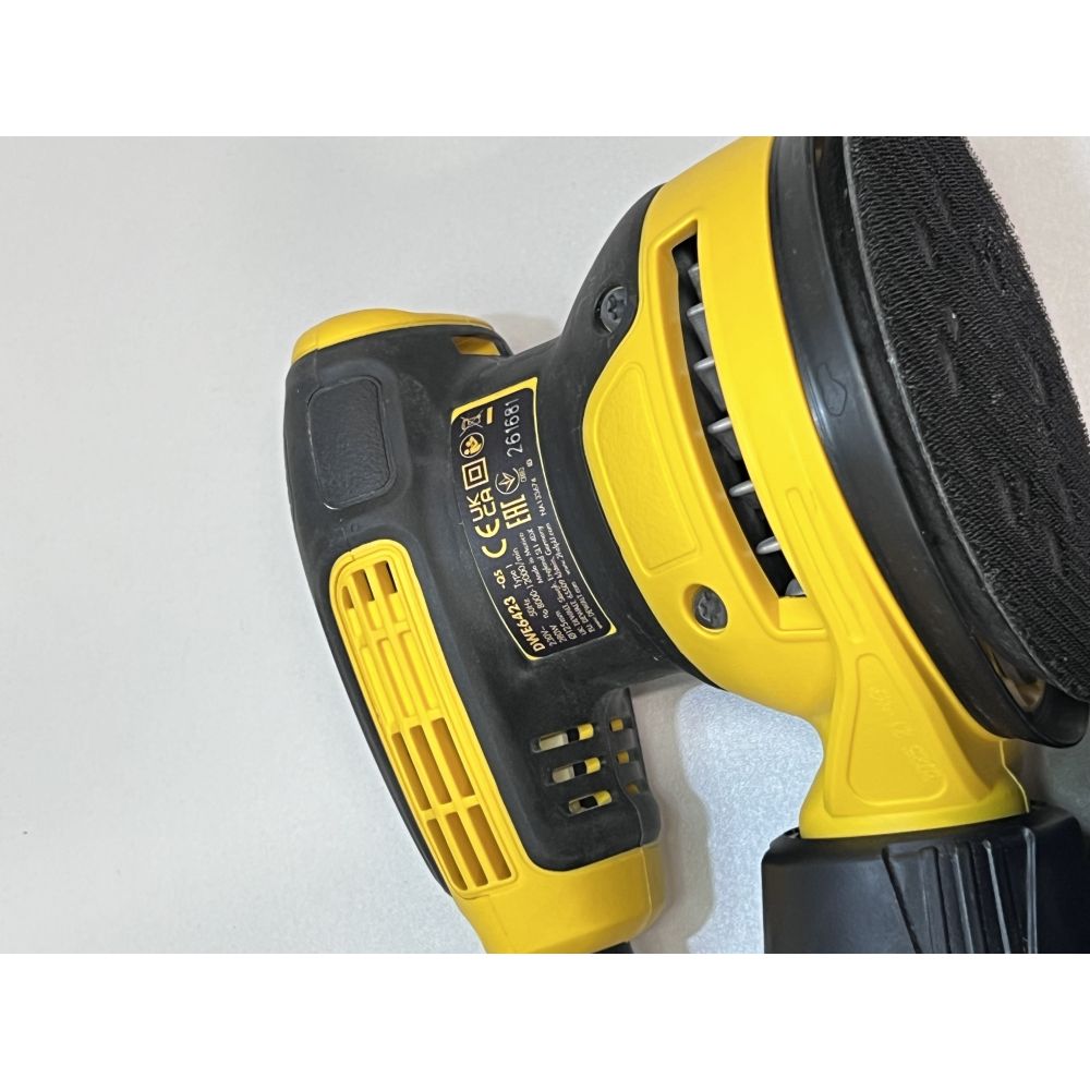 Эксцентриковая шлифмашина DEWALT DWE6423, 280 Вт, 125 мм, 12000 кол/мин, (УЦЕНЕННЫЙ ТОВАР)