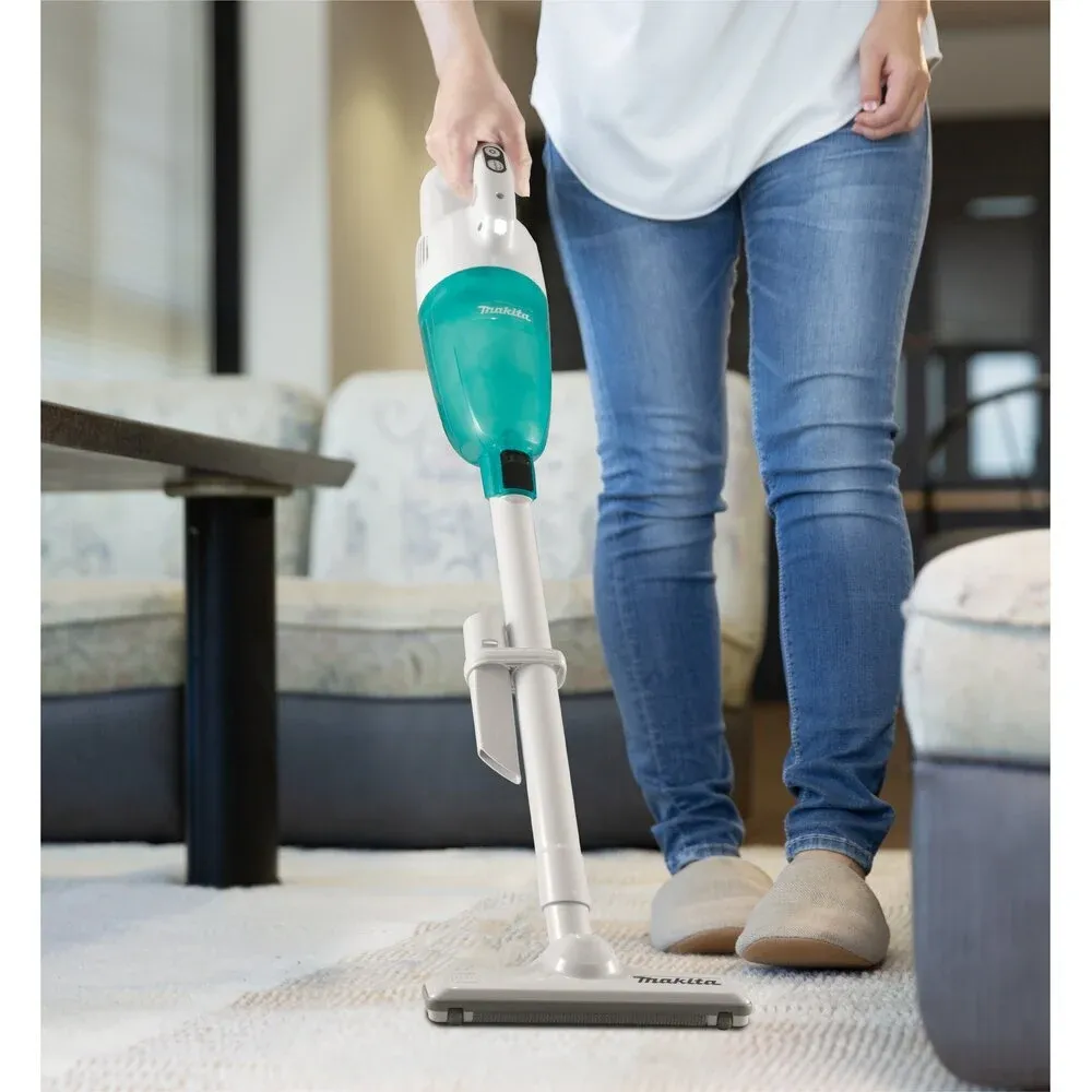 Аккумуляторный пылесос Makita, 12 В, 5 кПа, 1400 л/мин, со встроенной АКБ 2 Ач и ЗУ, CL117FDX1