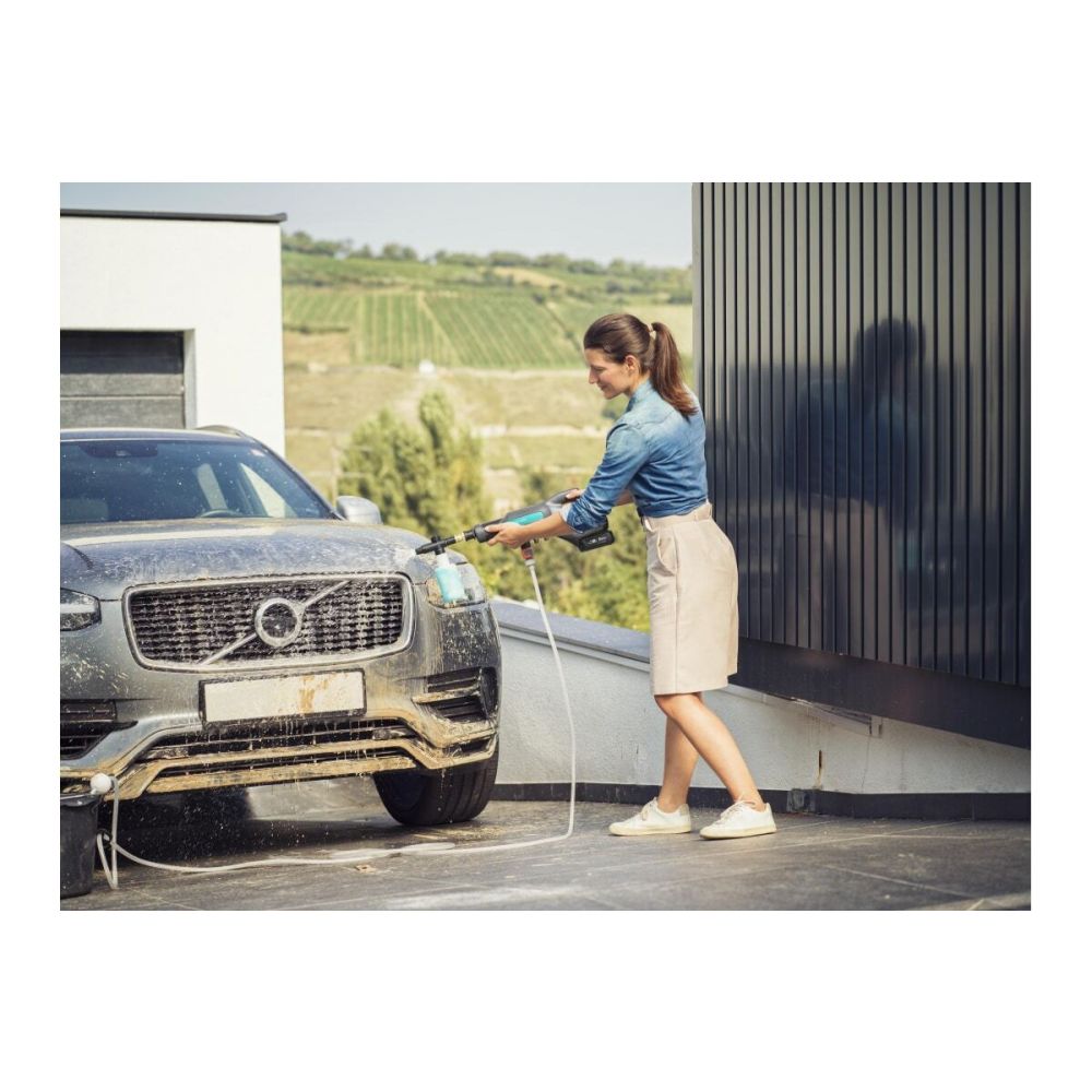 Аккумуляторная мойка высокого давления Gardena AquaClean, 24/18 В, 250 л/ч, с АКБ 2.5 Ач и ЗУ, 14800-34.000.00