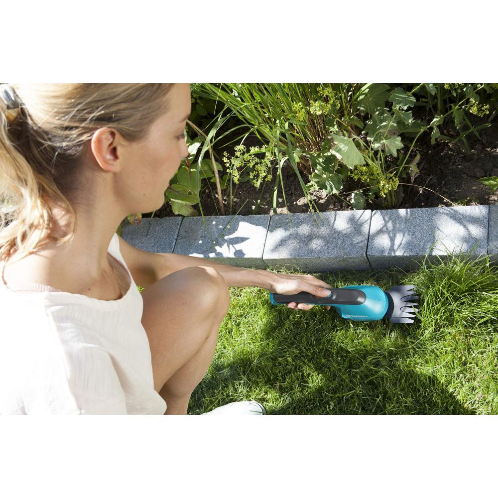 Аккумуляторные ножницы Gardena AccuCut, 3.6 В, 8 см, со встроенным АКБ 1.5 и ЗУ, 09850-30.000.00