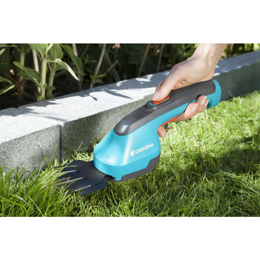 Аккумуляторные ножницы Gardena AccuCut, 3.6 В, 8 см, со встроенным АКБ 1.5 и ЗУ, 09850-30.000.00