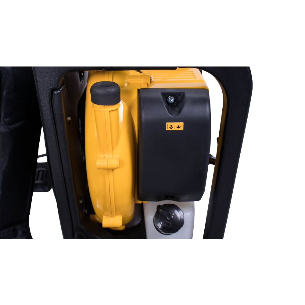 Бензиновая воздуходувка Champion, 2.5 кВт, 56.5 см³, 3.4 л.с, GBR357