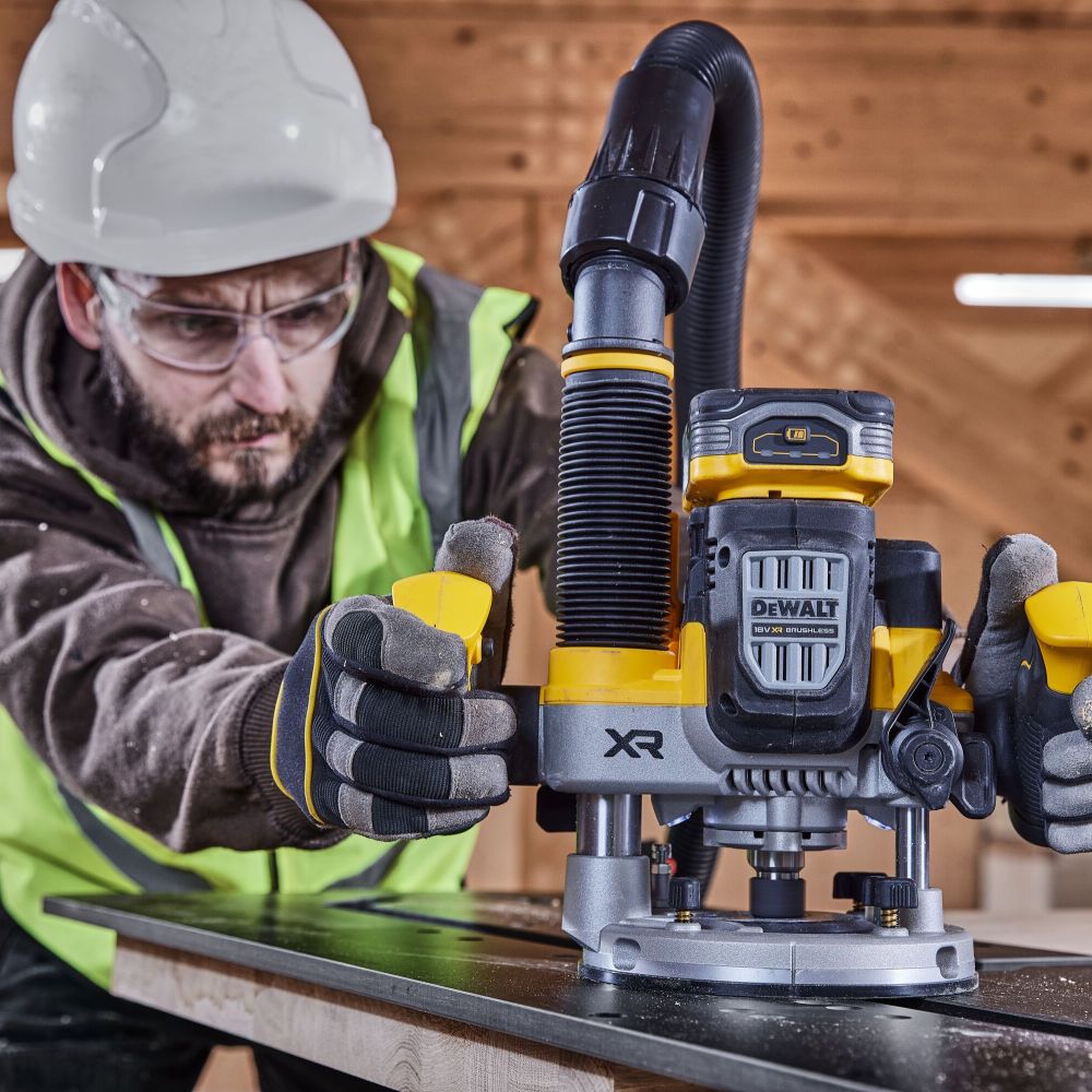 Аккумуляторный фрезер DEWALT DCW620H2, 18 В, 23000 об/мин, 70 мм, с 2 АКБ 5 Ач и ЗУ, в кейсе TSTAK (DCW620H2-QW)