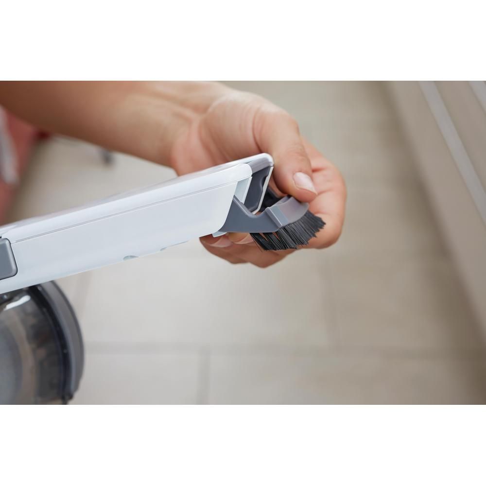 Аккумуляторный пылесос BLACK+DECKER PV1820L