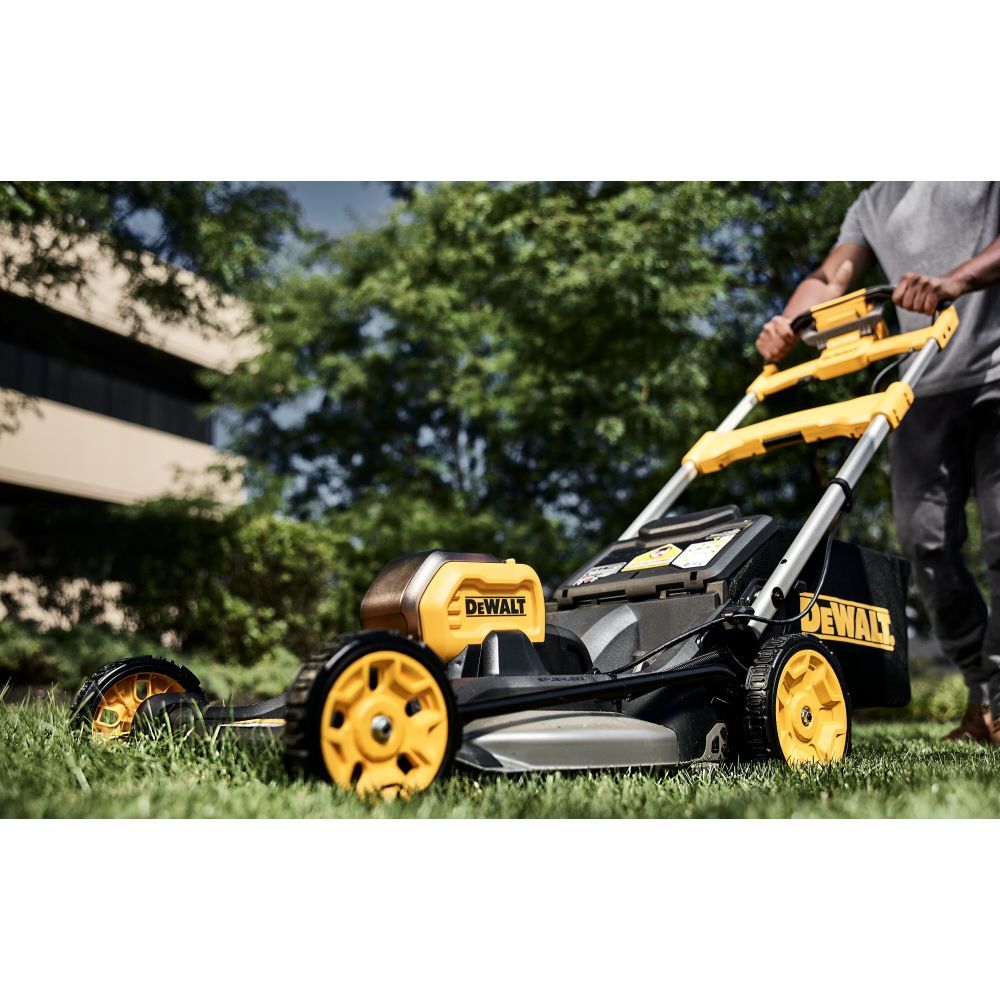 Аккумуляторный набор садовой техники DEWALT, 54 В: газонокосилка DCMWSP550 + триммер DCM571, с АКБ 4 Ач и ЗУ