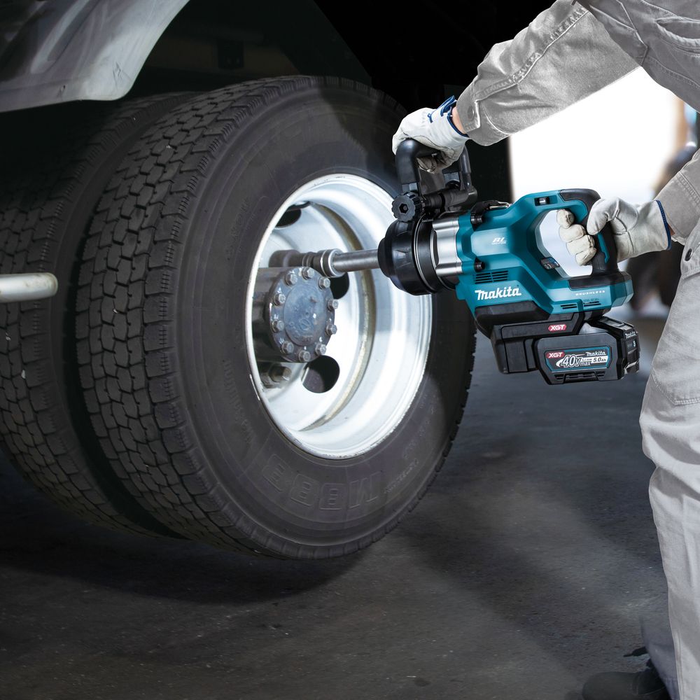 Аккумуляторный гайковерт Makita TW010GZ01, 40 В, 3150 Нм, 1750 уд/мин, без АКБ и ЗУ, в кейсе