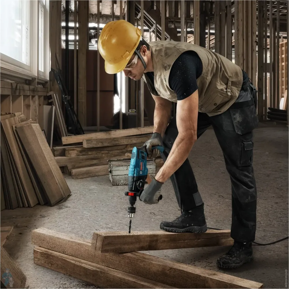 Перфоратор Bosch GBH 220, 720 Вт, 2 Дж, 4800 уд/мин, в кейсе (0.611.2A6.020)