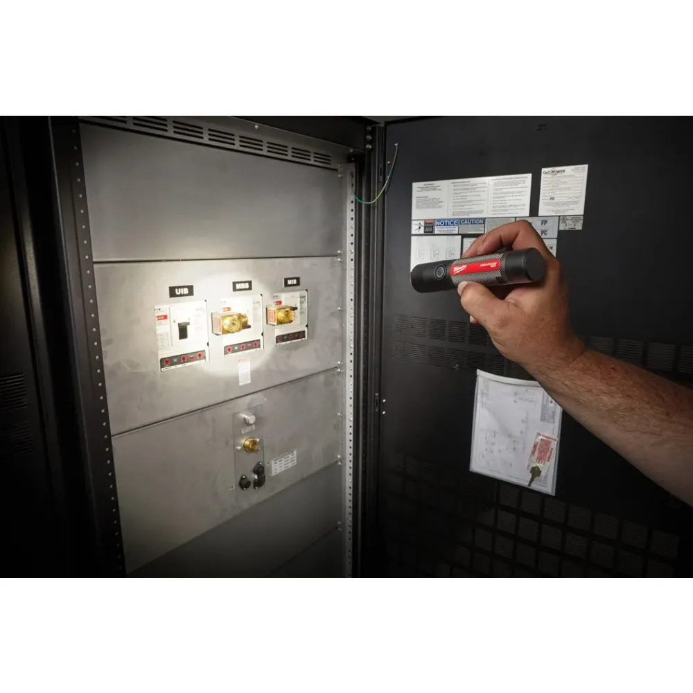 Аккумуляторный фонарь Milwaukee L4 FMLED-301, заряжаемый через USB, 4933479770