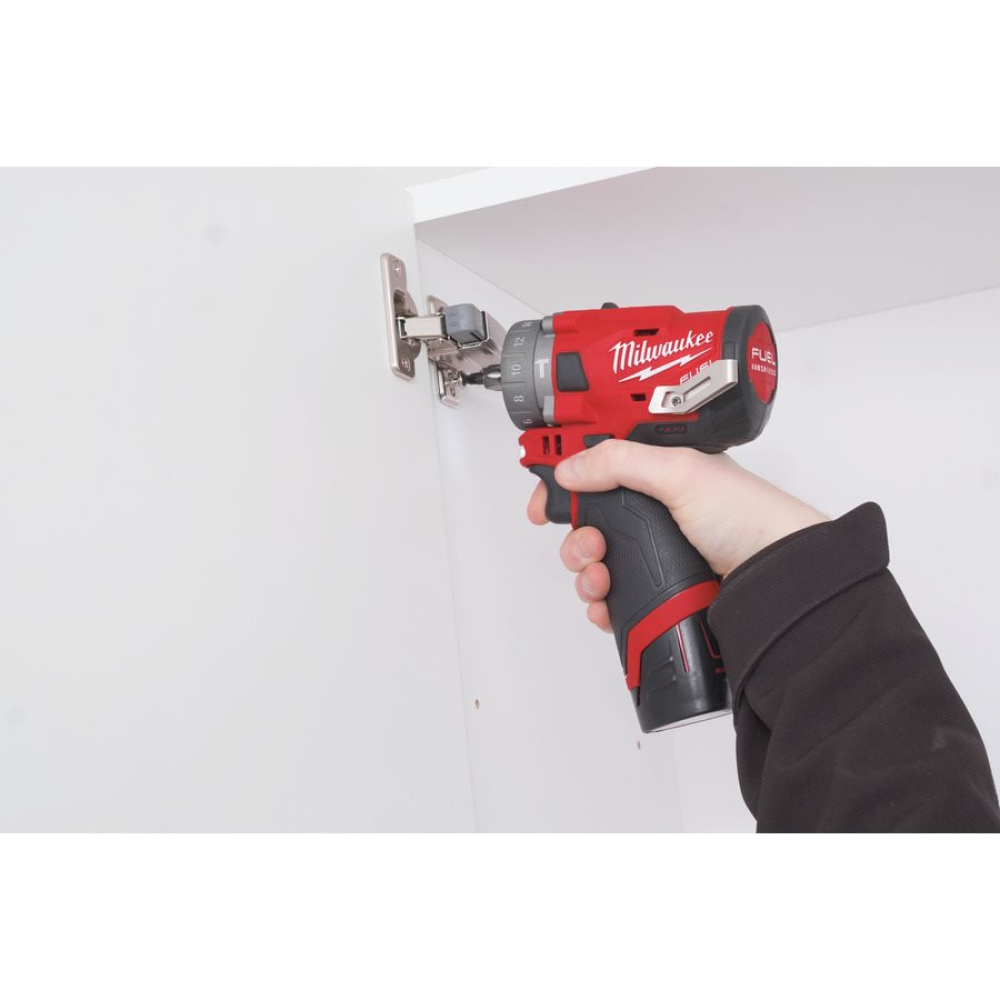 Субкомпактная ударная дрель MILWAUKEE M12 FUEL FPDXKIT-202X, кейс, 12 В, 2 АКБ 2 Ач, 4933464138