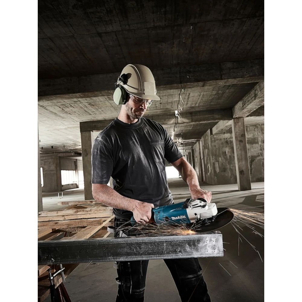 Угловая шлифмашина Makita GA9020, 2200 Вт, 230 мм, 6600 об/мин