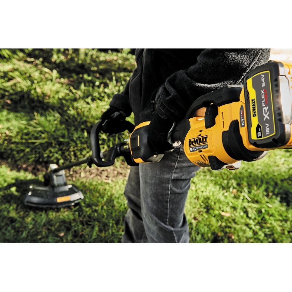 Триммер (привод + насадка) DEWALT FLEXVOLT DCMAS5713X1, 54В, 38см