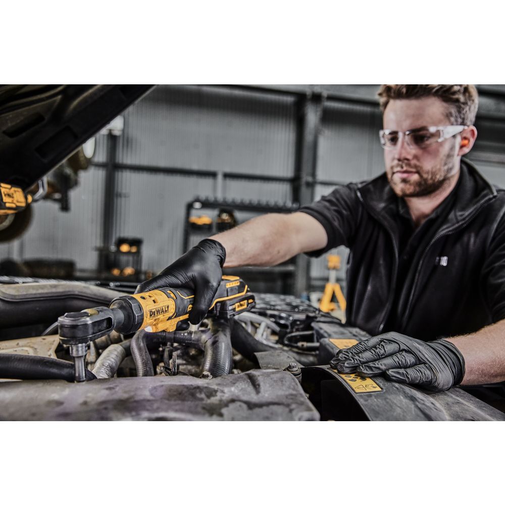 Аккумуляторный угловой гайковерт DEWALT DCF513N, 18 В, 95 Нм, 250 об/мин, без АКБ и ЗУ (DCF513N-XJ)