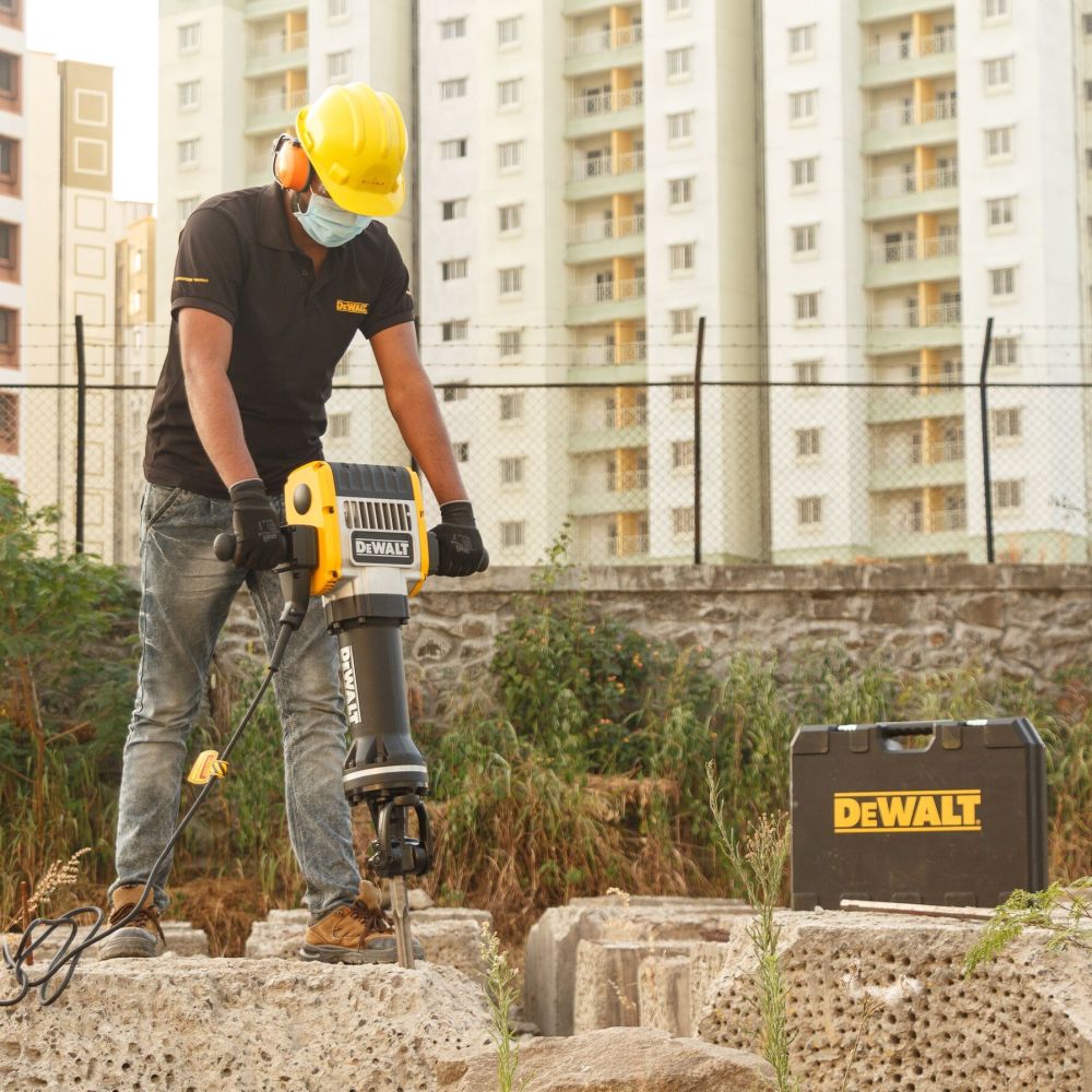 Отбойный молоток DEWALT D25981, 2100 Вт, 62 Дж, 960 уд/мин (D25981-QS)