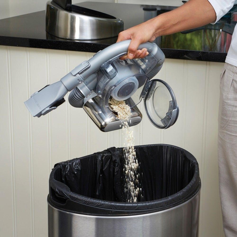 Аккумуляторный пылесос с гибким шлангом BLACK+DECKER PD1820L