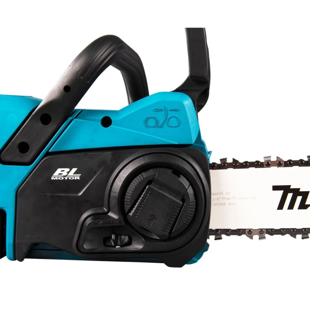 Аккумуляторная цепная пила Makita DUC307RT, 18 В, 30 см, 7.7 м/с, с АКБ 5 Ач и ЗУ