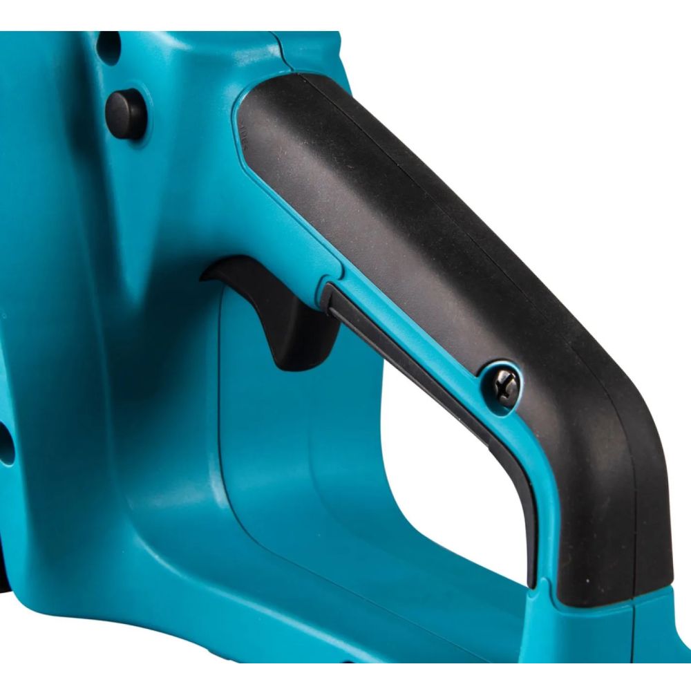 Аккумуляторная цепная пила Makita DUC307RT, 18 В, 30 см, 7.7 м/с, с АКБ 5 Ач и ЗУ