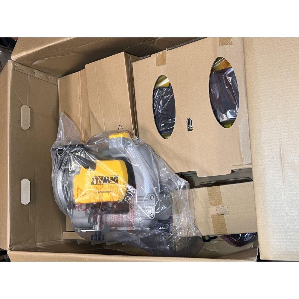 Пила дисковая DEWALT D24000, 1600 Вт, 250 мм, 4200 об/мин, (УЦЕНЕННЫЙ ТОВАР) (D24000-QS/U1)