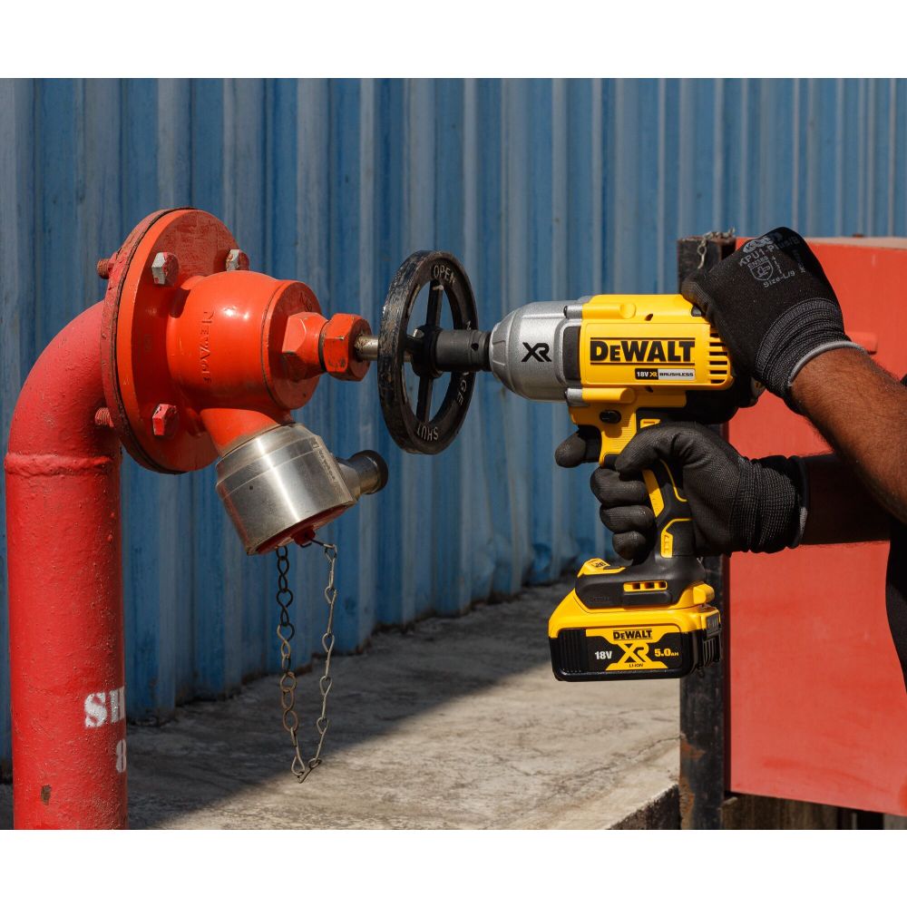 Аккумуляторный гайковерт DEWALT DCF899P1, 18 В, 950 Нм, 2400 уд/мин, с АКБ 5 Ач и ЗУ, в кейсе TSTAK (DCF899P1-QW)