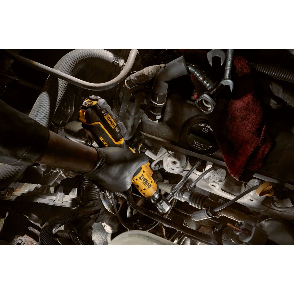 Аккумуляторный угловой гайковерт DEWALT DCF503L1G, 12 В, 81.3 Нм, 250 об/мин, с АКБ 3 Ач и ЗУ, в чехле (DCF503L1G-QW)