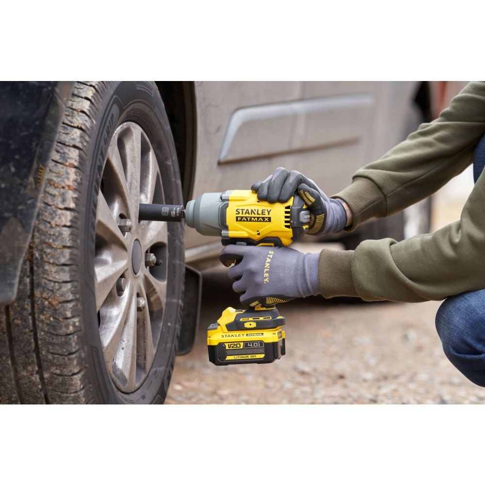 Аккумуляторный гайковерт STANLEY SFMCF940M1, 950 Нм, 2600 уд/мин, с АКБ 4 Ач и ЗУ, в сумке (SFMCF940M1-QW)