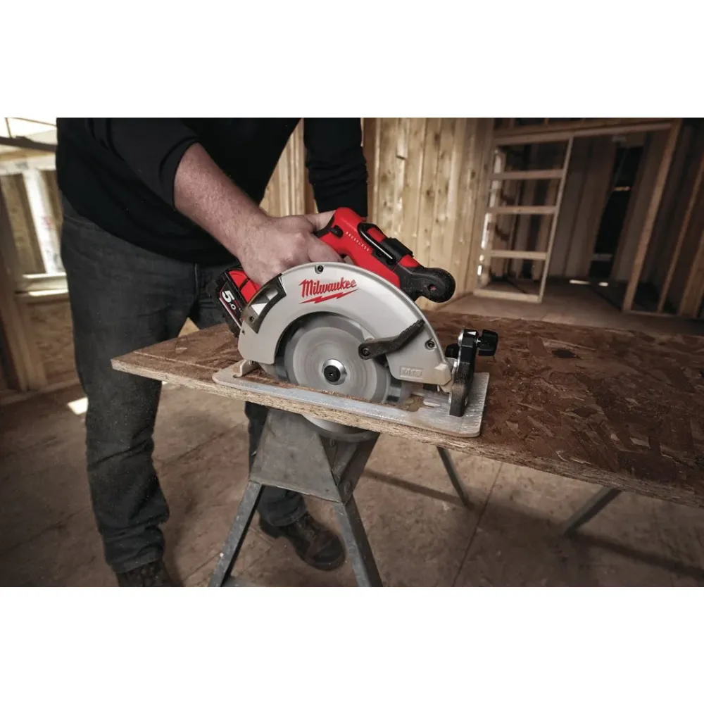 Аккуммуляторная циркулярная пила Milwaukee M18 BLCS66-0, 18 В, 190 мм, 5000 об/мин, без АКБ и ЗУ, 4933464588