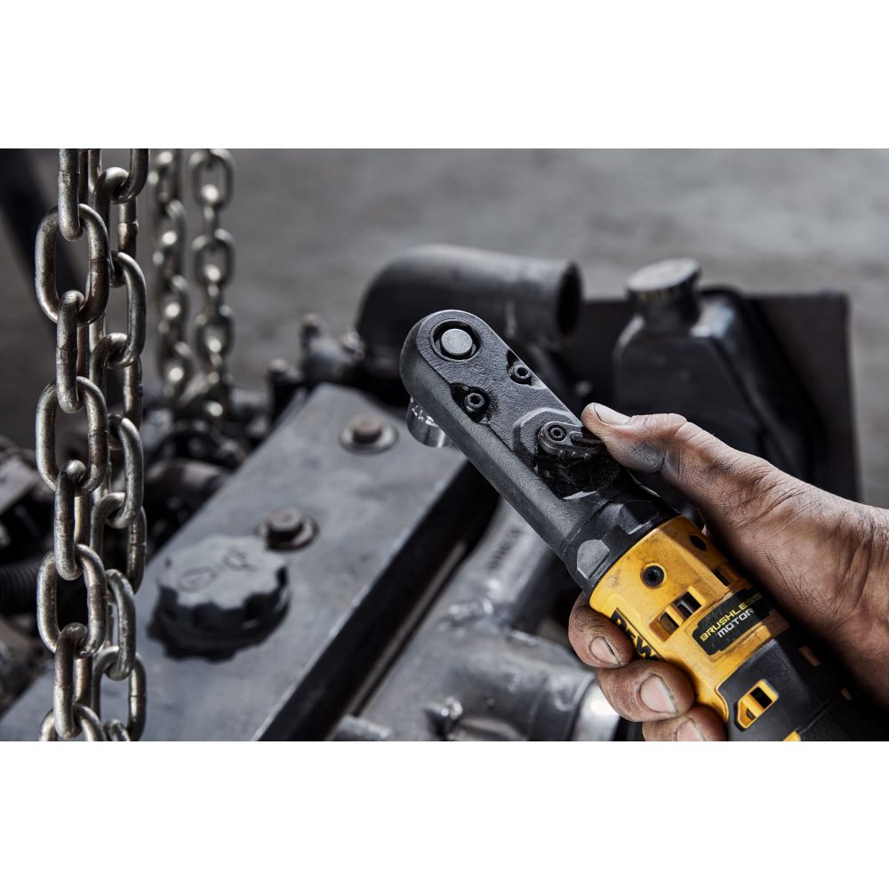 Аккумуляторный угловой гайковерт DEWALT DCF510E2G, с трещоткой, 18 В, 102 Нм, 300 об/мин, с 2 АКБ 1.7 Ач и ЗУ, в чехле (DCF510E2G-QW)