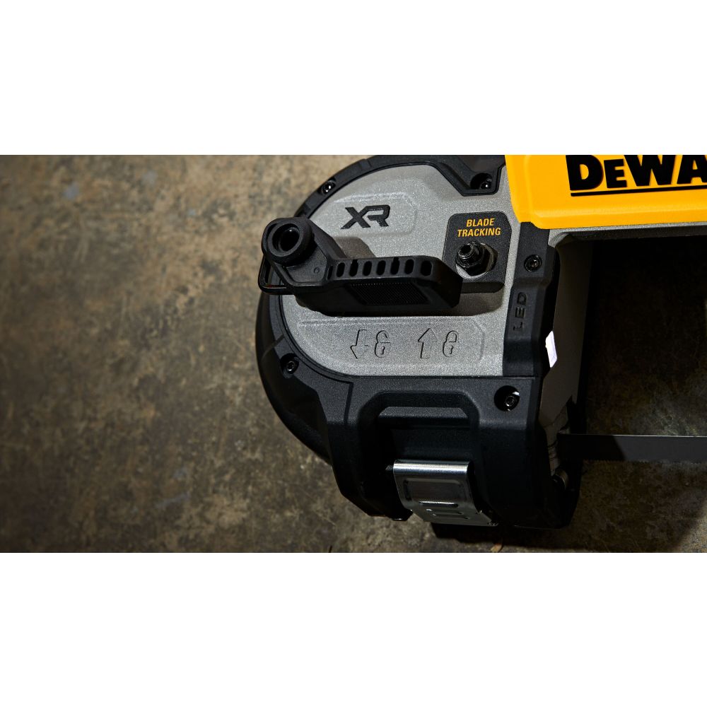 Аккумуляторная ручная ленточная пила DEWALT DCS378N, 18 В, 174 м/мин, без АКБ и ЗУ (DCS378N-XJ)