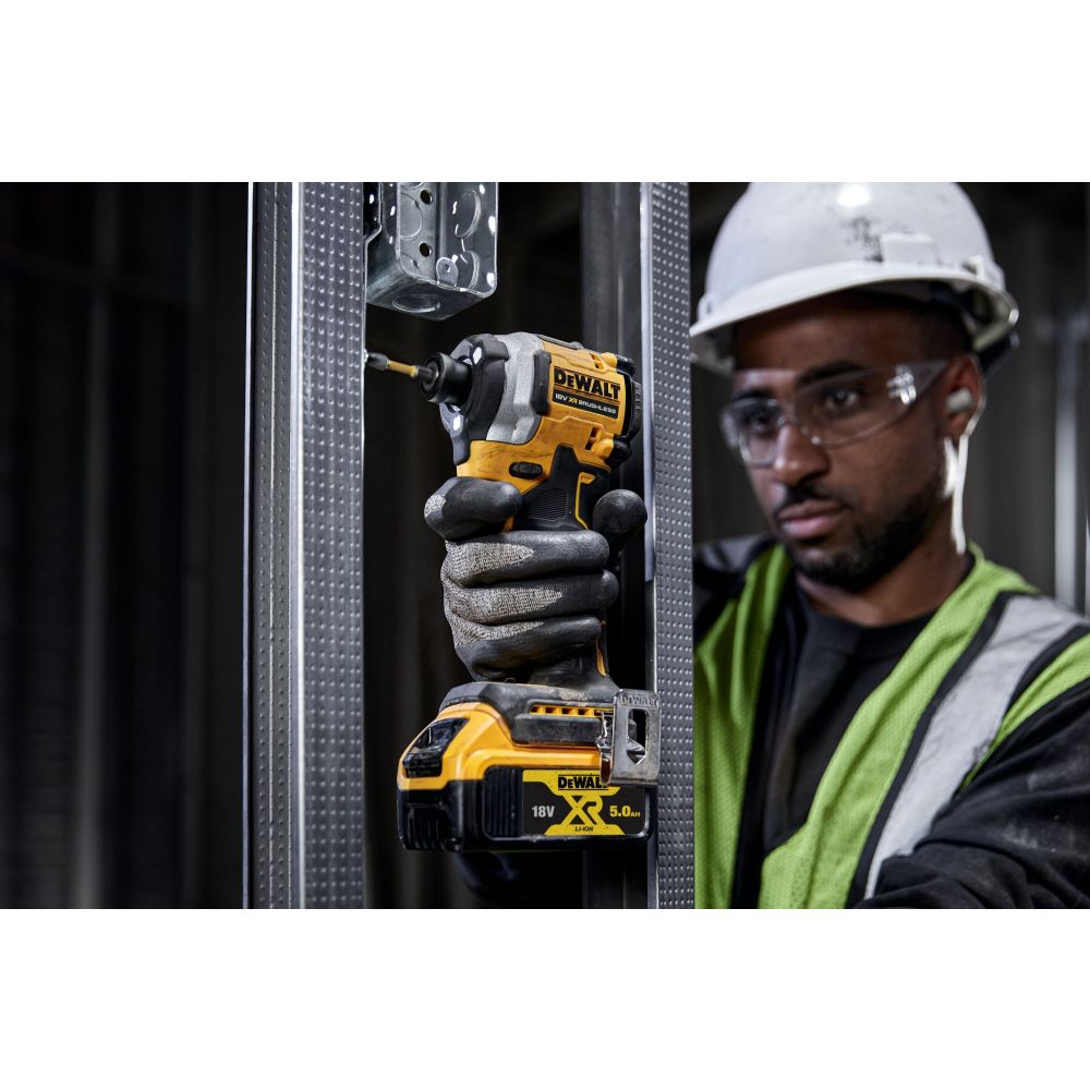 Аккумуляторный набор DEWALT DCK2050E2T, 18 В: дрель-шуруповерт DCD805 + шуруповерт DCF850, с 2 АКБ 1.7 Ач и ЗУ, в кейсе TSTAK
