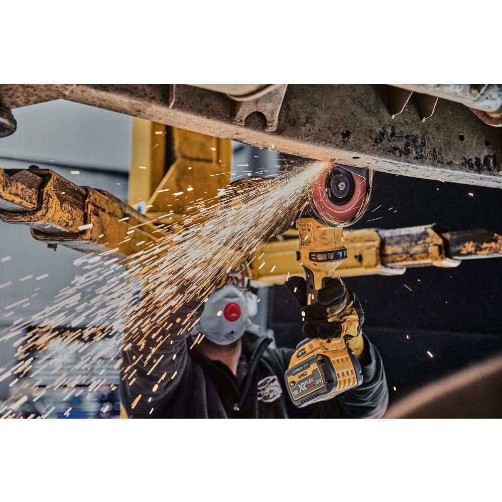 Аккумуляторная угловая шлифмашина DEWALT DCG418N, 54 В, 125 мм, 9000 об/мин, без АКБ и ЗУ (DCG418N-XJ)