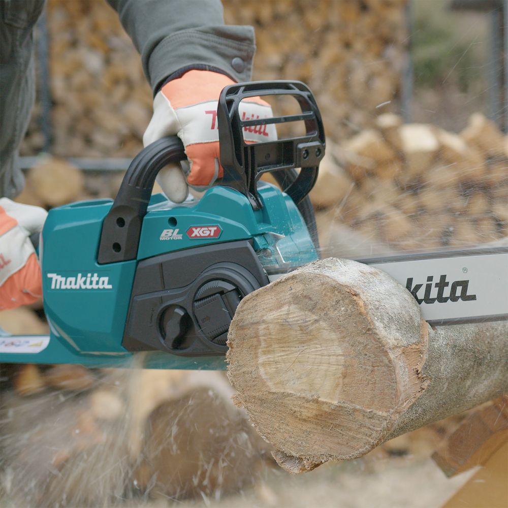 Аккумуляторная цепная пила Makita UC022GT101, 40 В, 35 см, 25.5 м/с, с АКБ 5 Ач и ЗУ