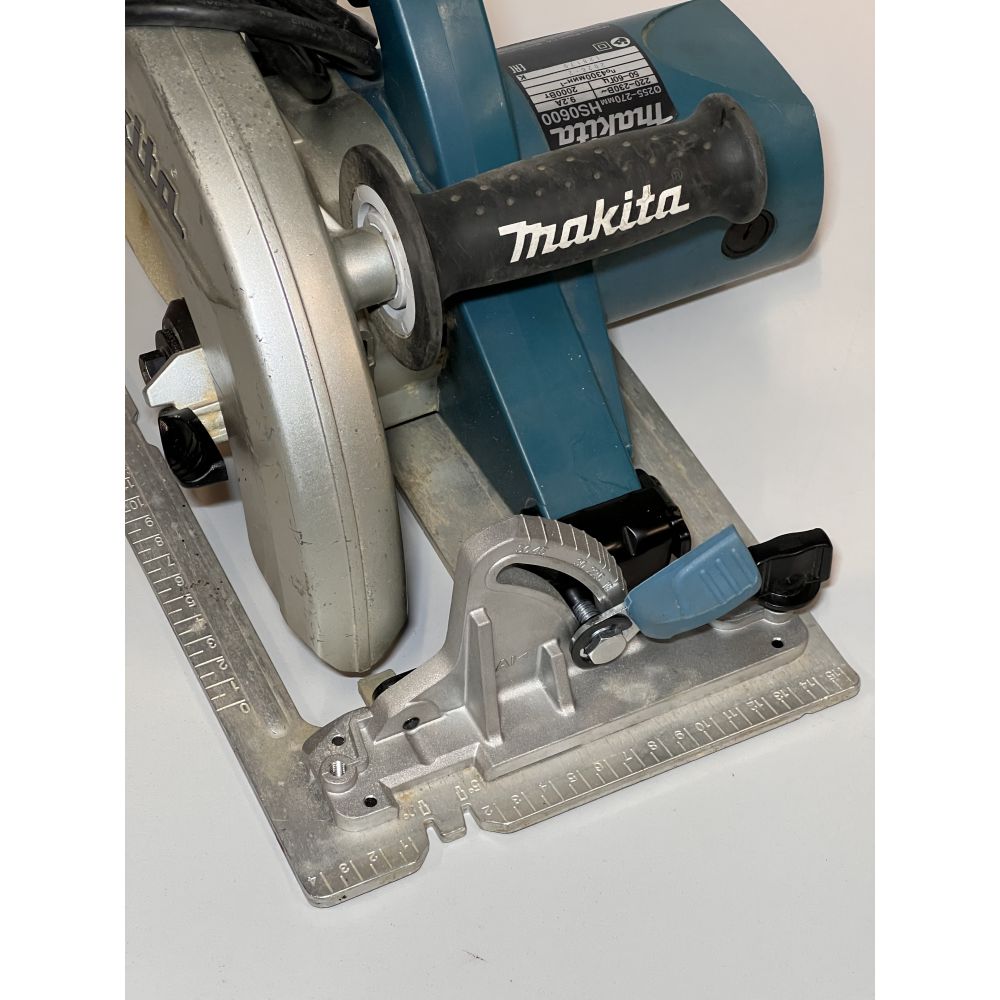 Дисковая пила Makita HS0600, 2000 Вт, 270 мм, 4300 об/мин, (УЦЕНЕННЫЙ ТОВАР) (HS0600/BU)