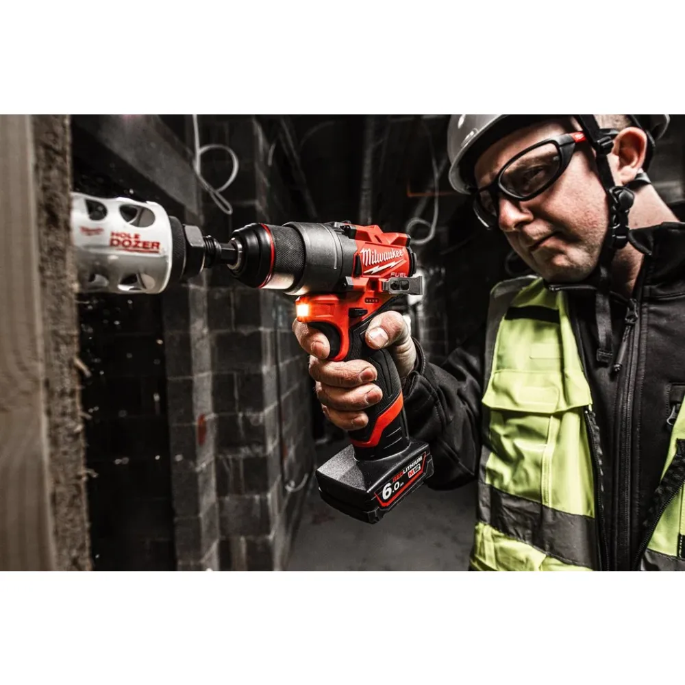 Аккумуляторная дрель-шуруповерт Milwaukee M12 FDD2-202X 4933479873, 1550 об/мин, c 2 АКБ 2 Ач и ЗУ, в кейсе