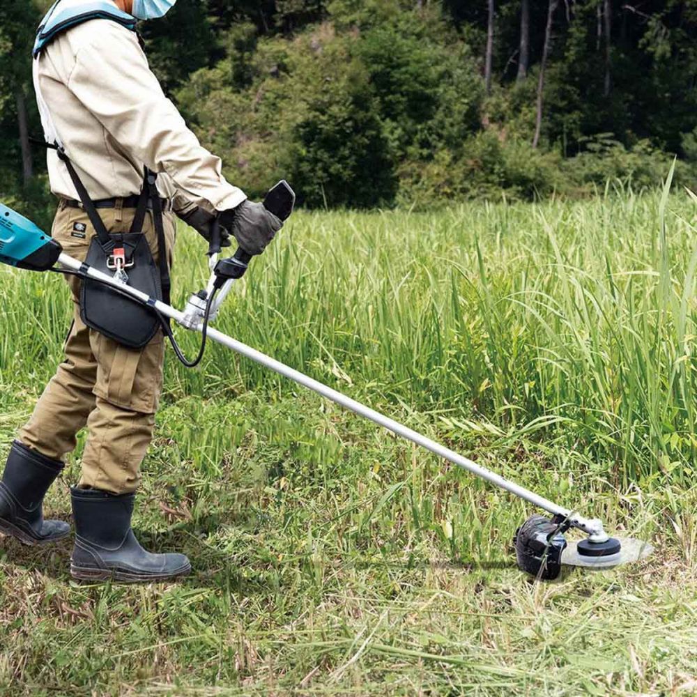 Аккумуляторный триммер Makita UR016GZ, 40 В, 6500 об/мин, без АКБ и ЗУ