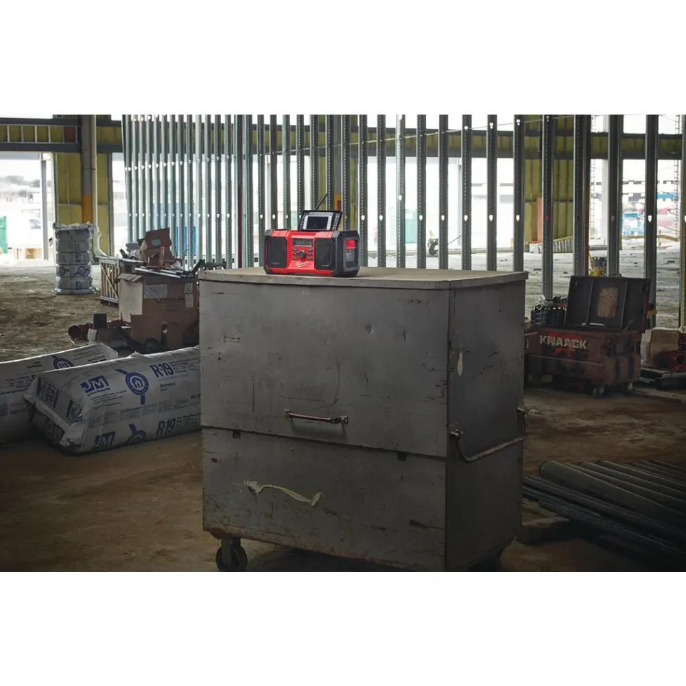 Аккумуляторный радиоприемник Milwaukee M18 JSR-0, 18 В, без АКБ и ЗУ, 4933451250